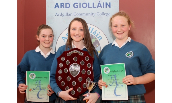 sports-ladies-of-the-year-ardgillan-college-jenny-aine-and-blathnaid-2